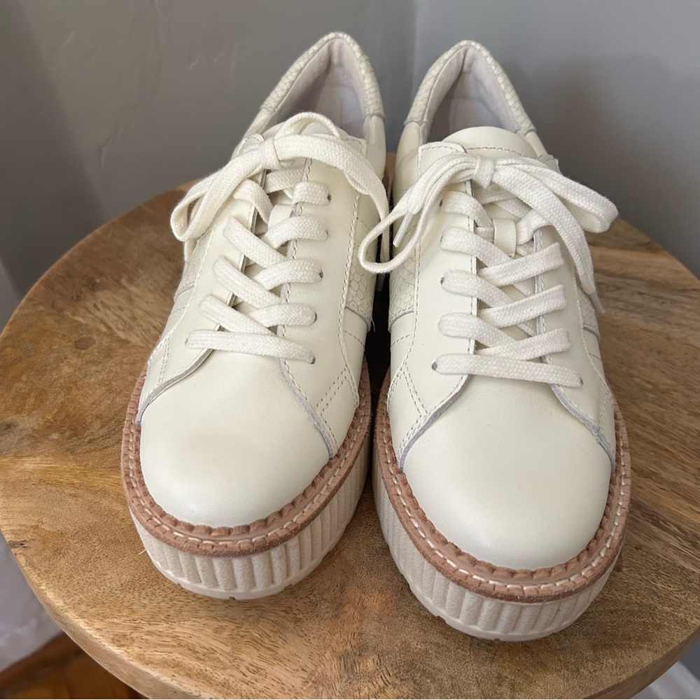 Dolce Vita Cream Platform Sneakers - Picture 5 of 12